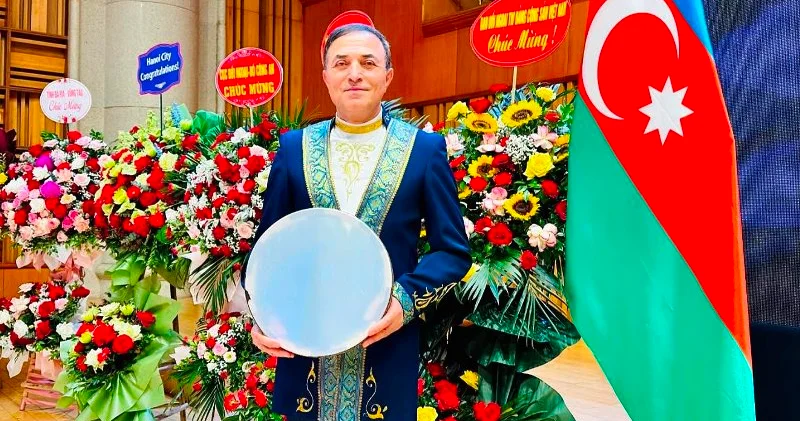 Oxuyur Mənsum İbrahimov!