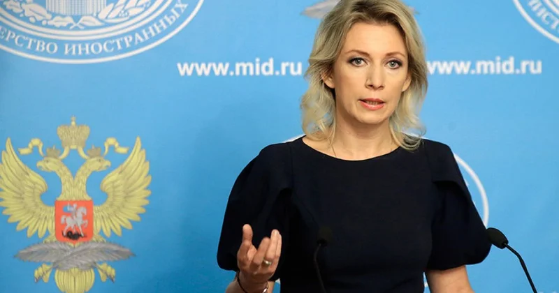 Duşda rus dilində mahnı oxuyurlar? Zaxarovadan ilginc sözlər