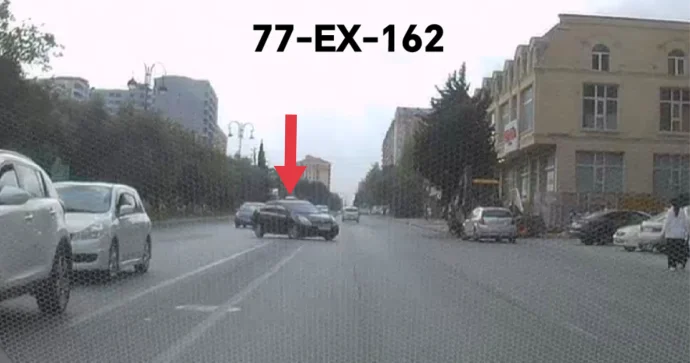 Yüz metrin söhbətini edən sürücü 100 manatlıq qayda pozdu VİDEO