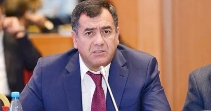 Deputat qanun layihəsinə etiraz etdi: Vergini pinəçilər, corab satanlar ödəməlidir?