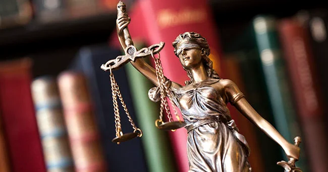 Paytaxtın mərkəzində 24 mərtəbəli binalarda yaşayan sakinlər təhlükə altında olduqlarını deyir: “Ədalətsizliklərin ən dözülməzi “qanun” adı altında...”