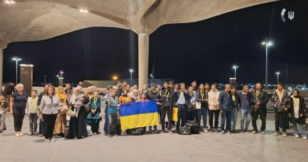 Ukrayna Qəzzadan 16 sı uşaq olmaqla 48 vətəndaşını təxliyə edib
