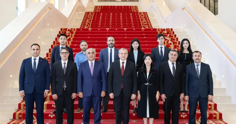 UNEC rektoru Çində “Huawei” ilə əməkdaşlıq imkanlarını müzakirə etdi