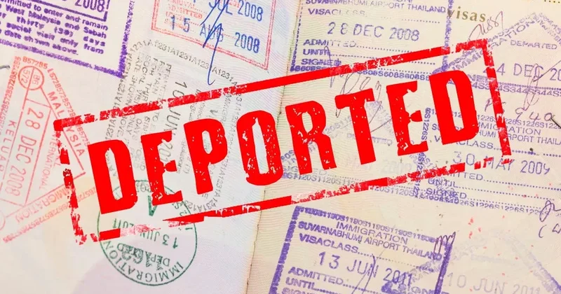 США депортировали около 100 иранцев