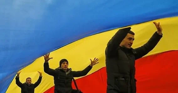Moldova iki cəbhəyə bölündü: Yarısı Avropa İttifaqına, yarısı Rusiyaya baxır