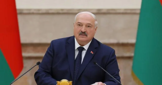 Lukaşenko Zelenskinin ona və Putinə hücumlarını şərh edib...