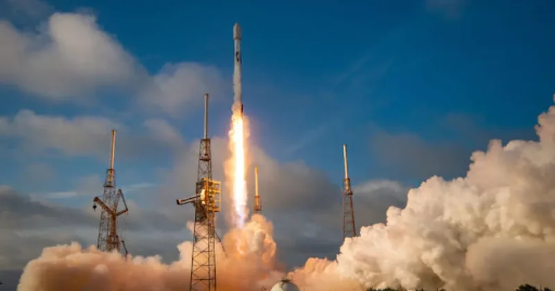 SpaceX проведет новый тестовый пуск лунной ракеты ФОТО/ВИДЕО