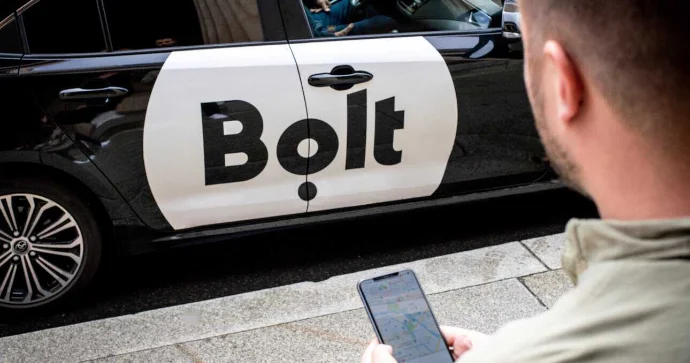 Sərnişinlər artıq sürücünün qayda pozuntuları barədə şikayət edə biləcək “Bolt”da YENİLİK VİDEO