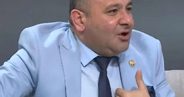 Aşıq Namiq “Bir yaşda Yaşmın üstə yaş gəldi şükürlər olsun ucar rəbimə” cümləsindəki səhvlərdən danışdı: “Ədəbiyyat müəlliyəm?” FOTO KONKRET