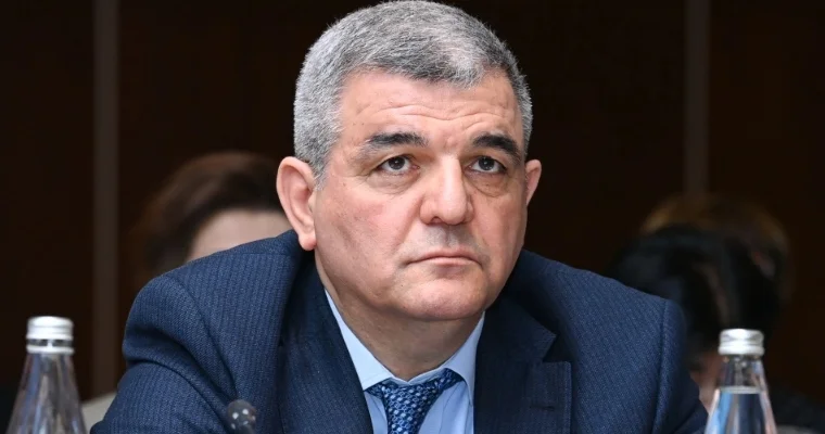 Milli Məclisdə hava limanı ilə bağlı taksi məsələsi qaldırıldı
