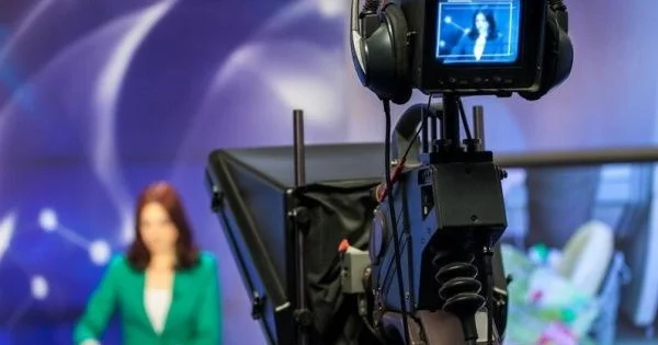 Bizim aparıcıların çoxu özün apara bilmir...