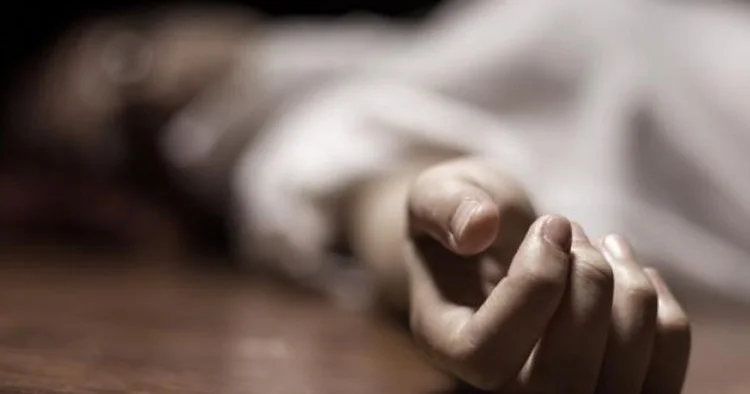 Qadın dəli oldu, 3 azyaşlı övladını öldürdü