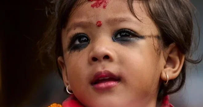 Nepalda yaşayan tanrıça: 2 yaşlı qız “Kumari” seçildi