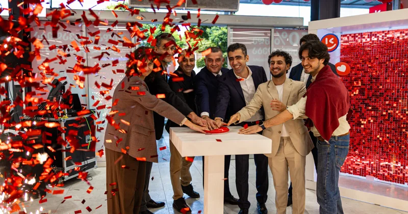 “Kontakt” Gürcüstanın ən böyük mall larından birində mağaza açdı