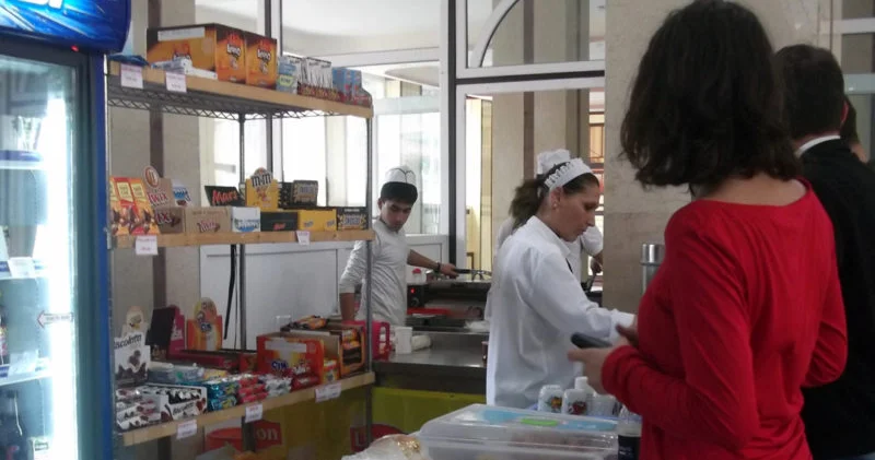 Universitet bufetlərində qiymətlər niyə bahadır?