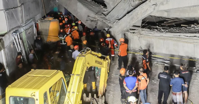 İndoneziyada məktəb binası çöküb, onlarla insan dağıntılar altında qalıb