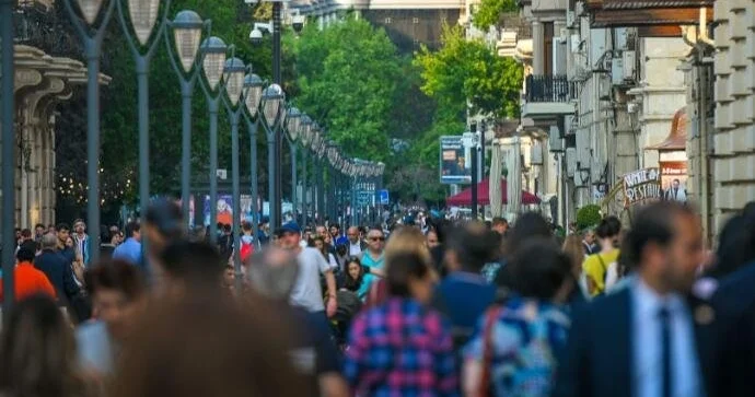 Deputat gəncləri narahat edən əsas sualdan DANIŞDI