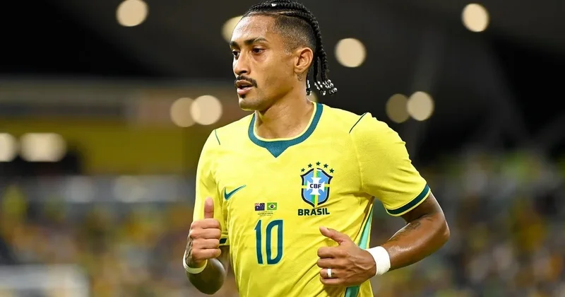 Rafinya Braziliya millisinin düşərgəsini tərk etdi SƏBƏB