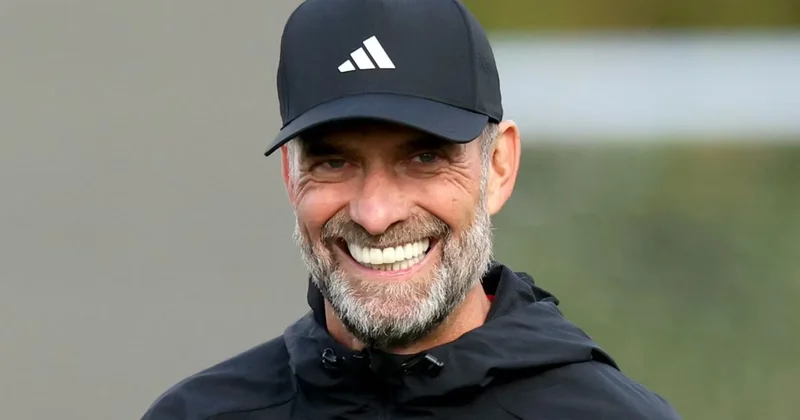 Klopp Almaniya millisinin futbolçularına qarşı irqçi şərhlərə sərt reaksiya verdi