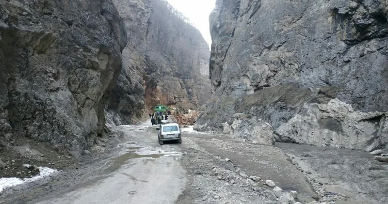 Quba Xınalıq yolu bağlandı