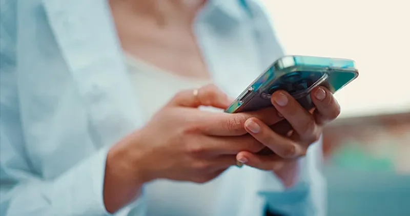 Dövlət Xidməti illik elektron pul köçürmələrində yeni həddi aylıq 50 min manata qaldırdı