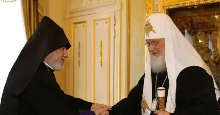 Rusiyanın patriarxı Paşinyanın agent adlandırdığı yepiskopu təbrik etdi