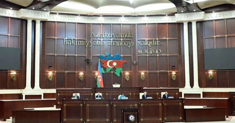 Parlamentin iclası başladı