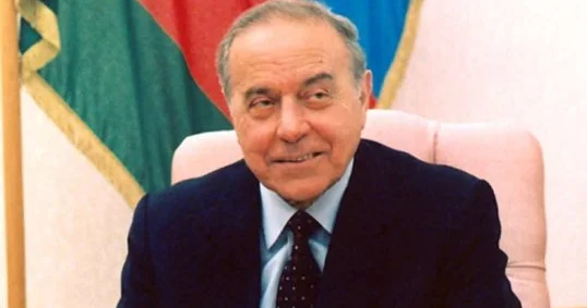 Dahi Lider Heydər Əliyev güclü Azərbaycan ideyasının banisi.