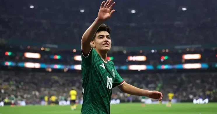 “Liverpul” 17 yaşlı istedad üçün böyük transfer planı hazırlayır