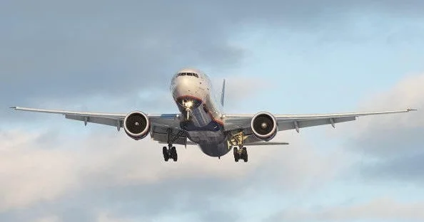 Qaçırılma xəbəri yayılan təyyarənin pilotları dava edibmiş YENİLƏNİB VİDEO