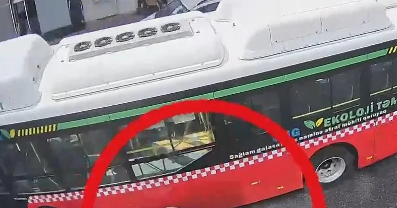 Водителей в Баку призвали не мешать движению автобусов ВИДЕО