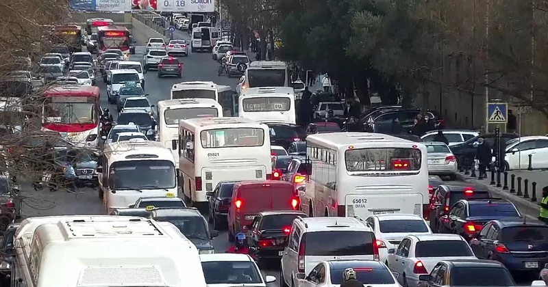 Bakının bəzi yollarında tıxac var