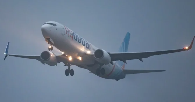 Flydubai təyyarəsinin qəfil aşağı düşdüyü ANLAR