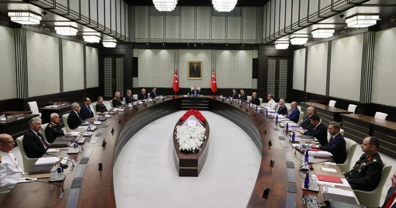 Türkiyənin təhlükəsizliyinə yönəlmiş təhdidlərə qarşı həyata keçirilən tədbirlər müzakirə olunub
