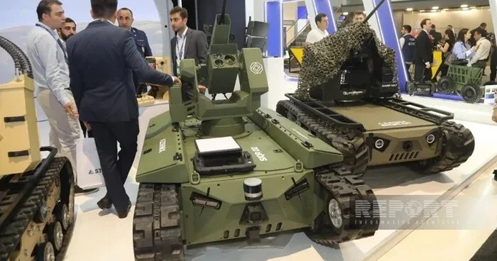İlk dəfə: Azərbaycanın insansız özüyeriyən silahları Foto