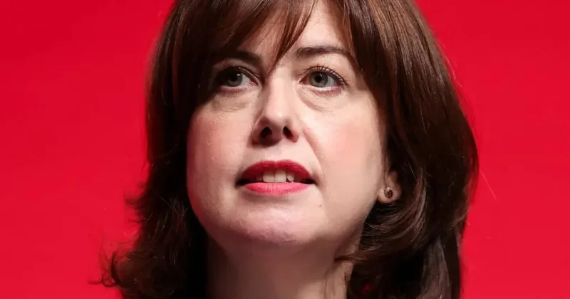 Böyük Britaniyanın təhsil naziri “Mançester Yunayted” azarkeşlərini təhqir etdi