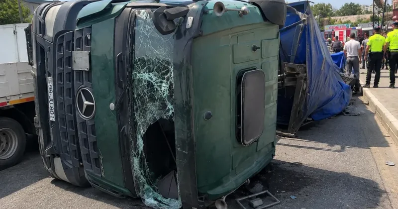 8 Noyabrda yük avtomobili aşdı, YOL BAĞLANDI