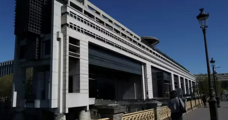 Fransa maliyyə bazarlarından rekord məbləğdə borc götürməyə hazırlaşır