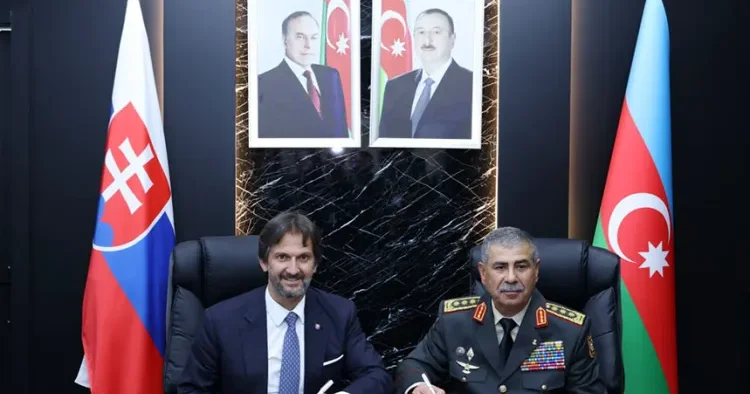 Zakir Həsənov Böyük Britaniya və Slovakiyanın müdafiə nazirləri ilə GÖRÜŞDÜ
