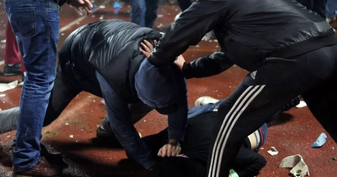 Lənkəranda kütləvi dava oldu Saxlanılanlar var