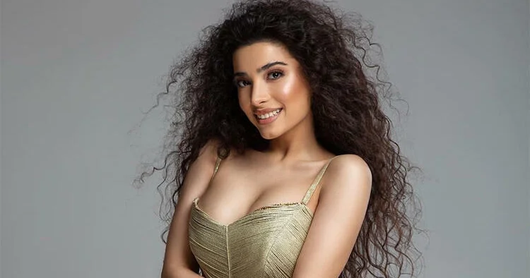 Səmra Hüseynovadan cəlbedici FOTOLAR