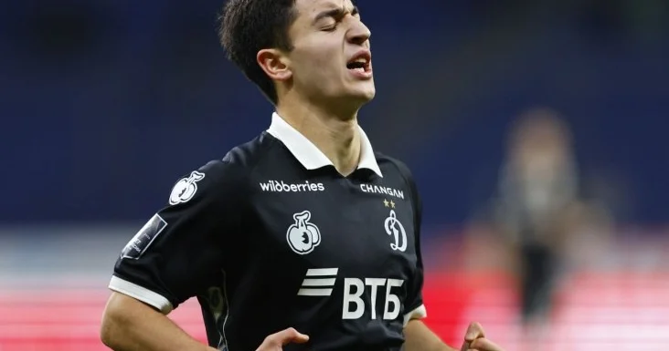 Kimsə Azərbaycan millisinin formasını geyinmək istəyərsə, biz hamıya qucaq aça bilərik Millimizin baş məşqçisi Dinamo nun üzvü haqda