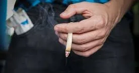 Erkən yaşdan siqaret çəkmək 30 yaşında impotensiya riskini artırır