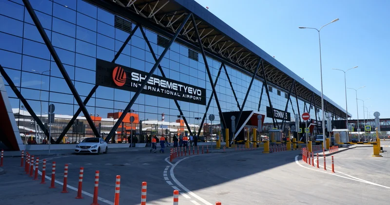 В Шереметьево задержали россиянина с чемоданом манатов, лир и рупий Minval Politika