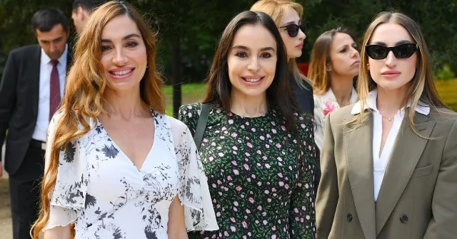 Leyla, Arzu və Alena Əliyevalar musiqi alətlərinin təqdimatında