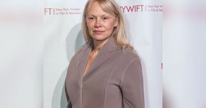 56 yaşlı Pamela makiyajsız gəzməsinin səbəbini açıqladı