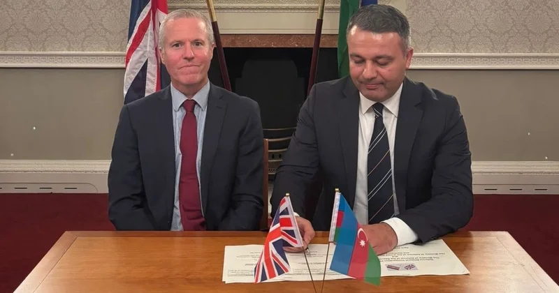 Азербайджан и Великобритания условились сотрудничать в области обороны ФОТО