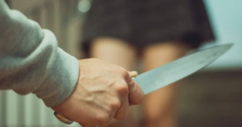 Ağstafada kafedə çalışan qadın bıçaqlanıb