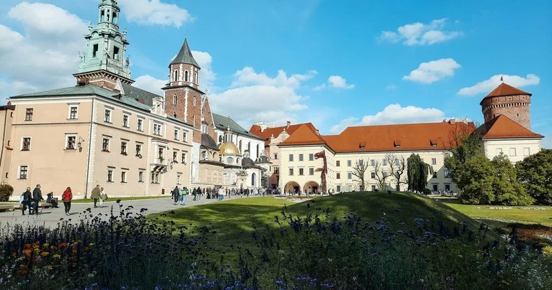 В Польше обстреляли здание школы