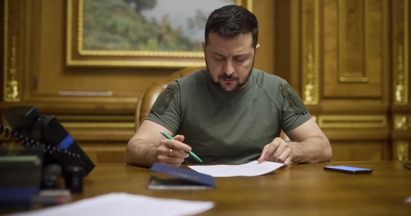 Zelenskidən müharibə ilə bağlı qərar: Hərbi vəziyyət və səfərbərlik...